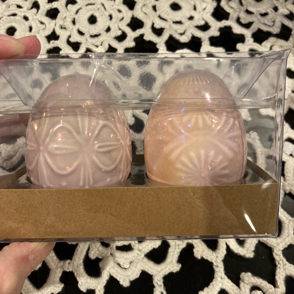 Exquisite Vintage NWT Easter Egg Salt and Pepper Set - Picture 2 of 5